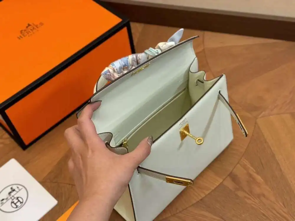 Новая Сумка На Плечах |