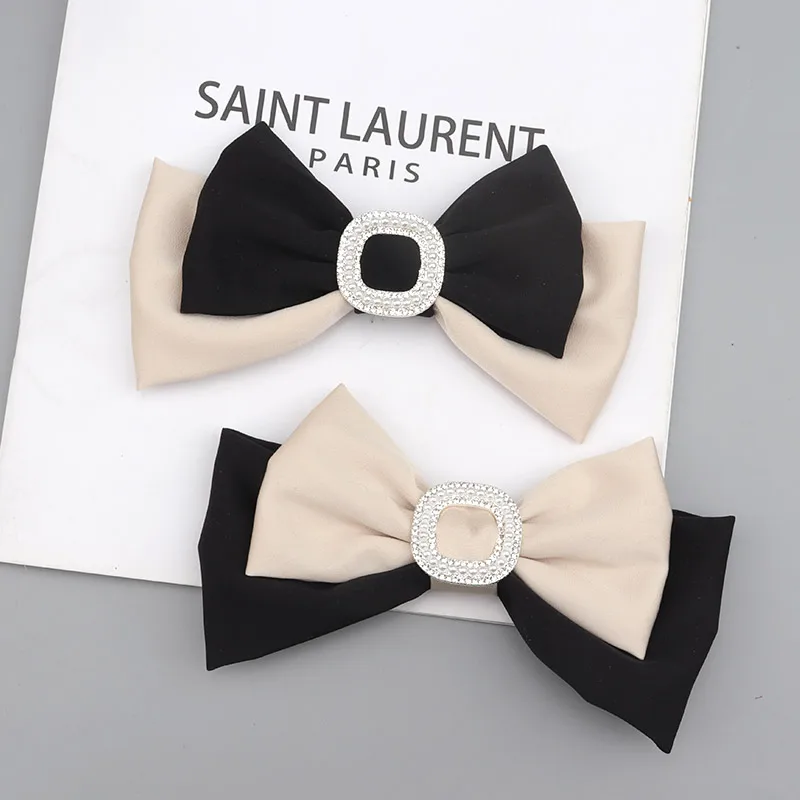 

Classic Black and White Contrast Bow Hair Clip for Women, Original Design Handmade Hair Accessories Pearl Fashion Headwear
