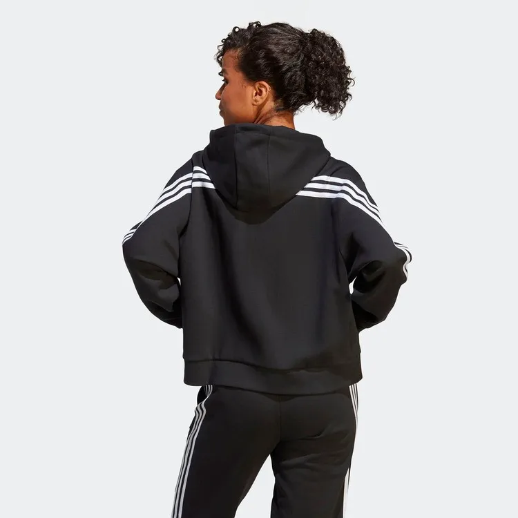Рисунок 3 - Женские повседневные пальто Adidas