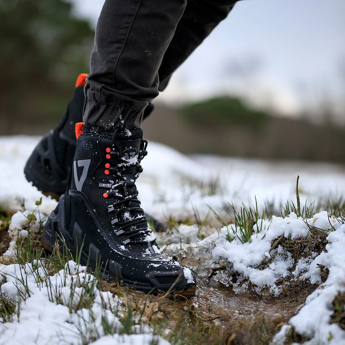 Vaneda V-Clutch 998 Pro Waterproof Black Nubuck Outdoor Men women Boots Trekking camping hiking Drytex Light weight, Breathable