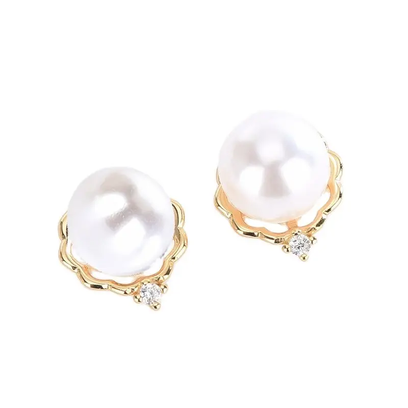 Женские серьги-гвоздики с пресноводным жемчугом 6-7 мм