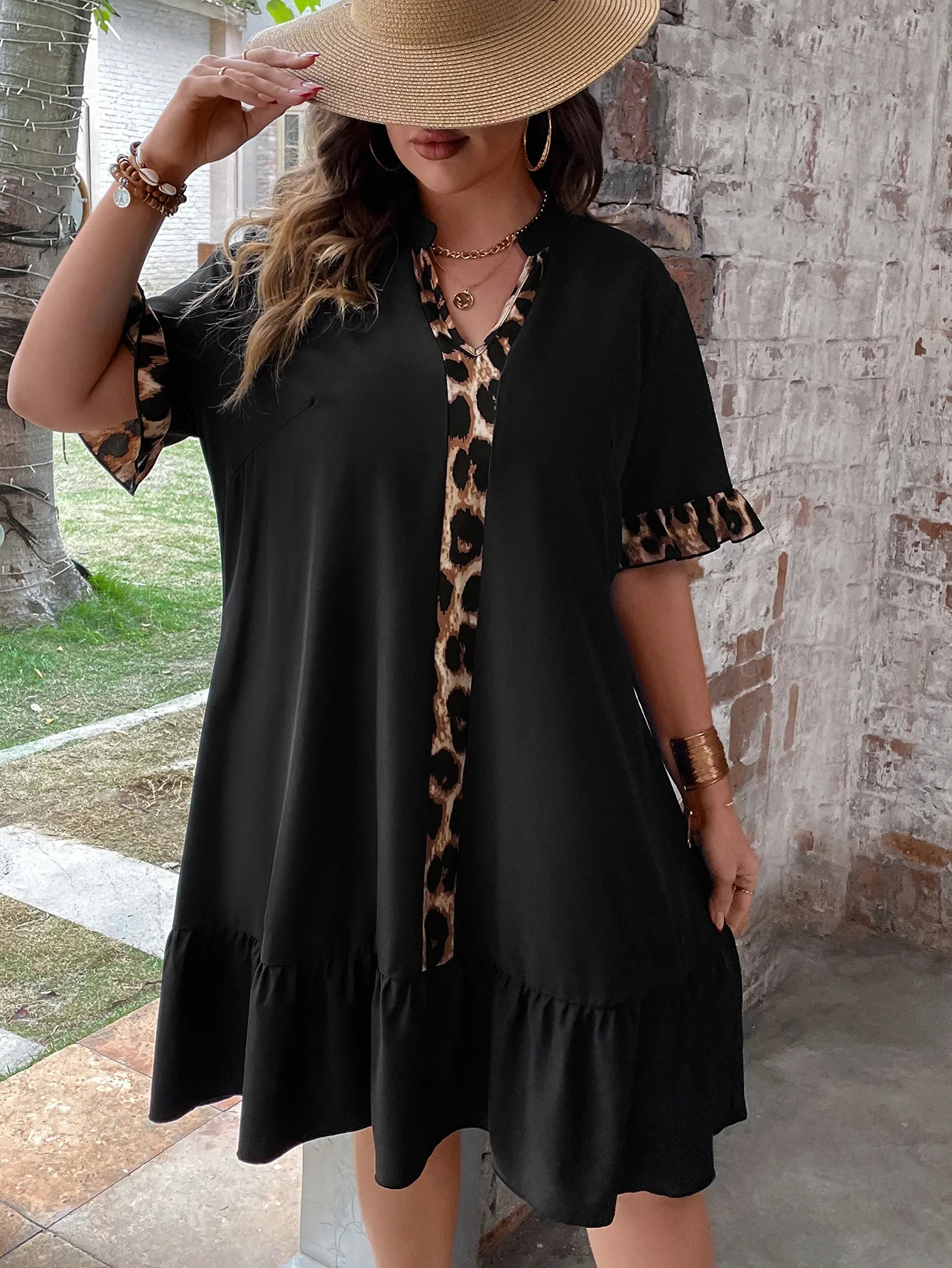 

Women's Half Sleeve Midi Leopard Dress