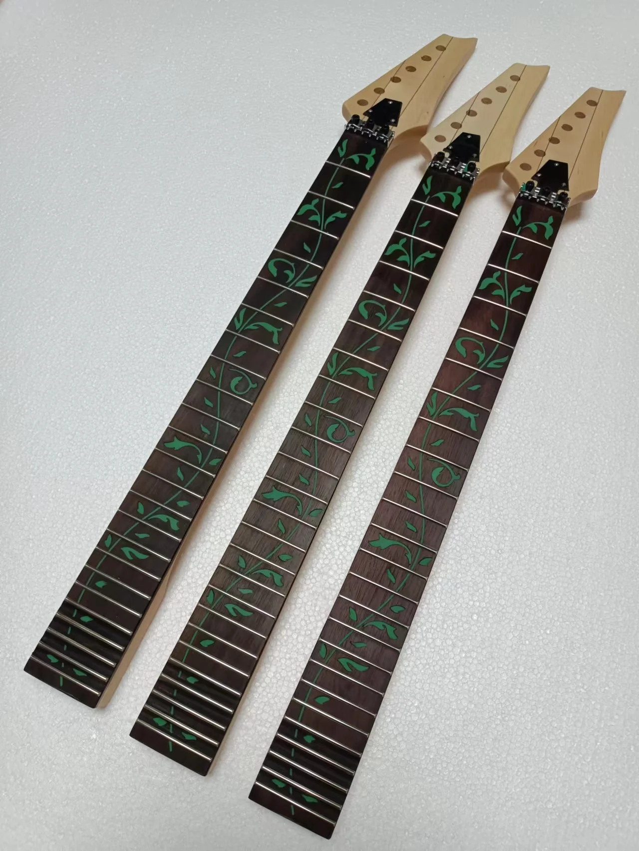 24-Fret IB Style Electric Guitar Neck Glazed Green Tree Of Life Inlay Fingerboard Fashionable Multiple Layers Maple enlarge