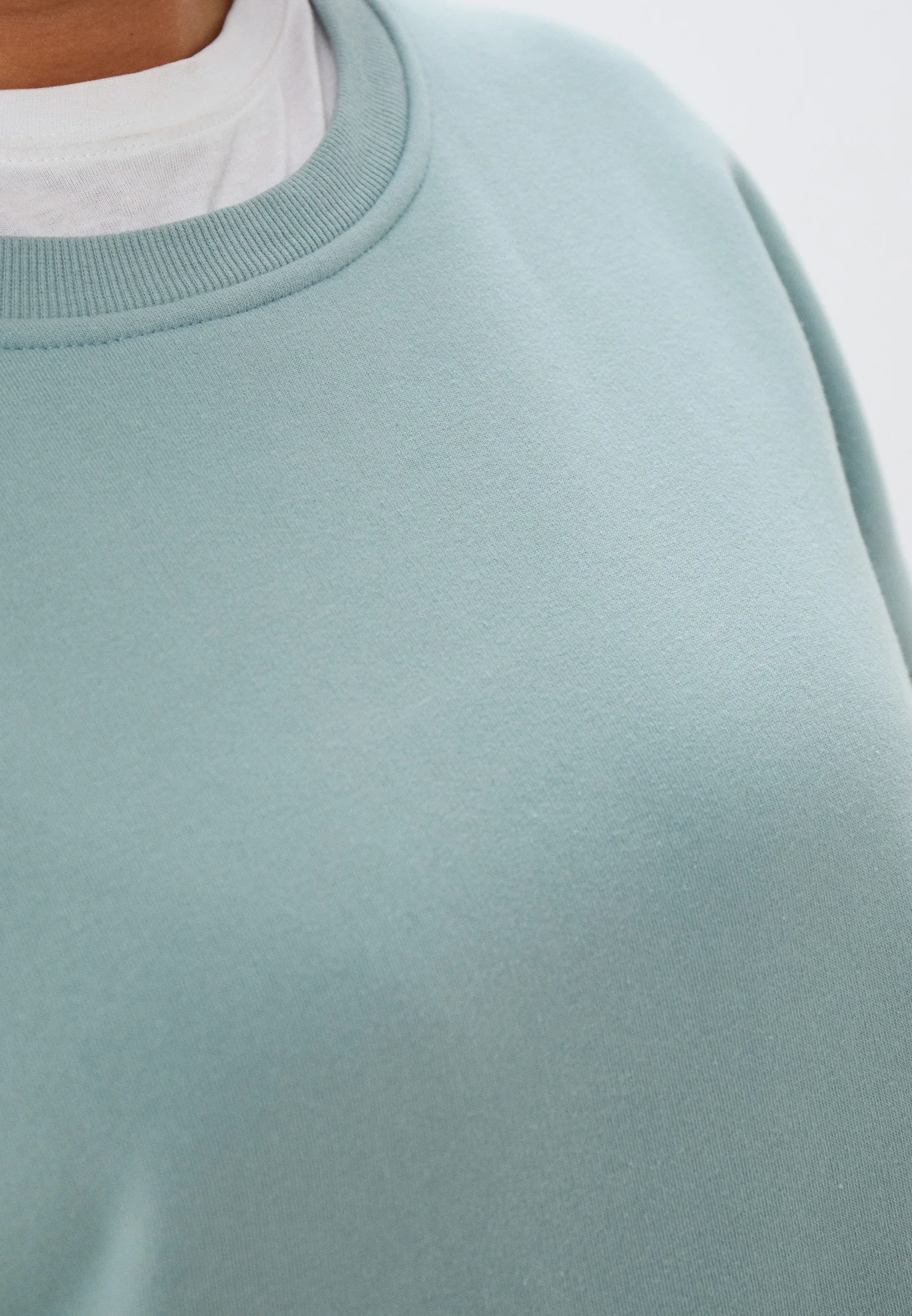 Женский спортивный однотонный пуловер свитшот флисовый оверсайз