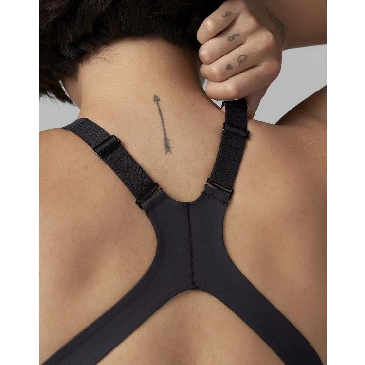 Рисунок 3 - adidas Черный спортивный бюстгальтер