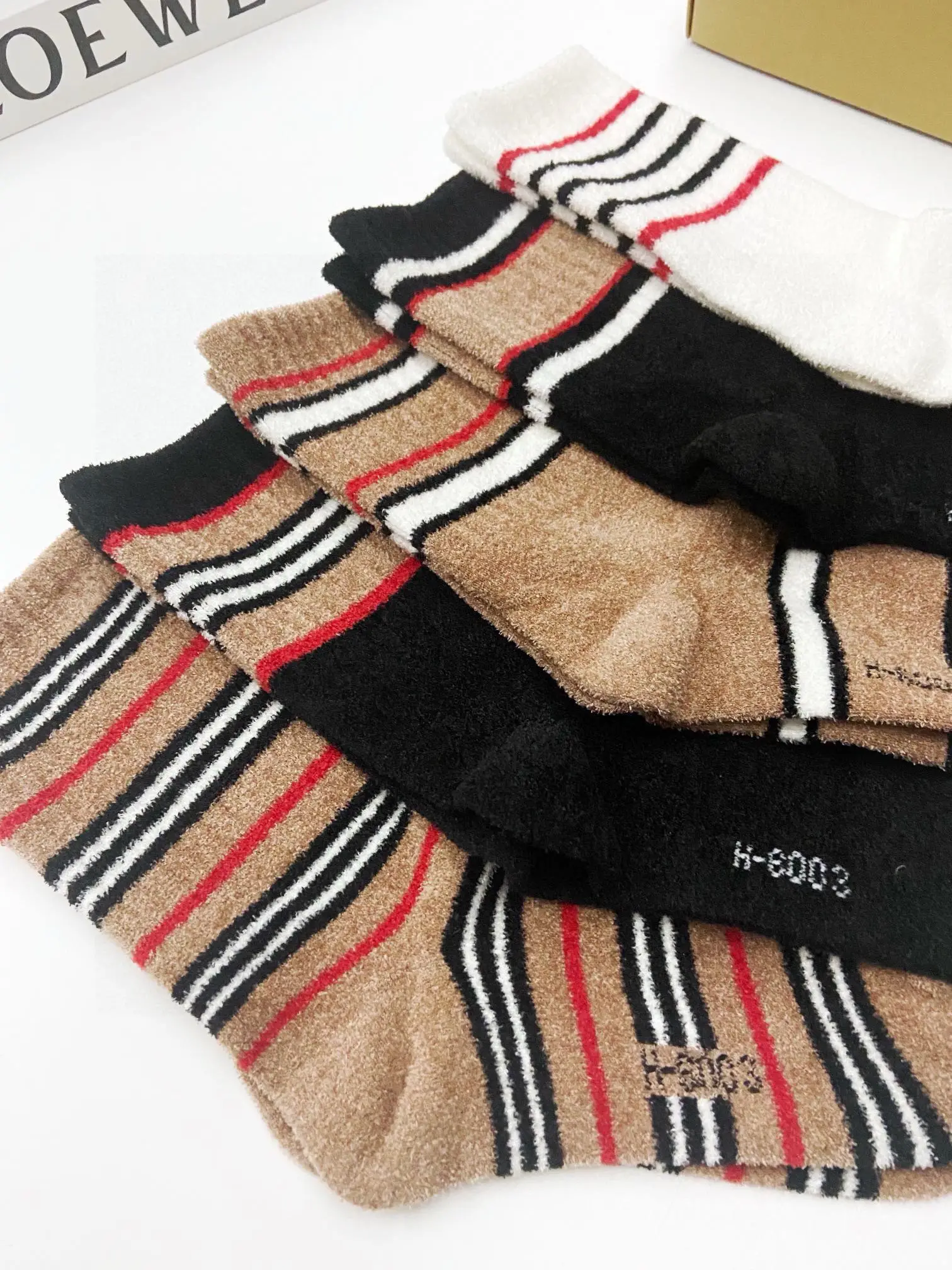 Носки Burberry 5 пар дышащие мужские женские хлопковые мягкие впитывающие пот мода