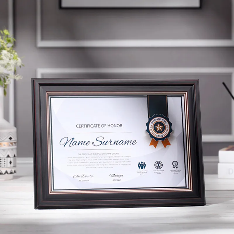 Рамка для фотографий в европейском стиле