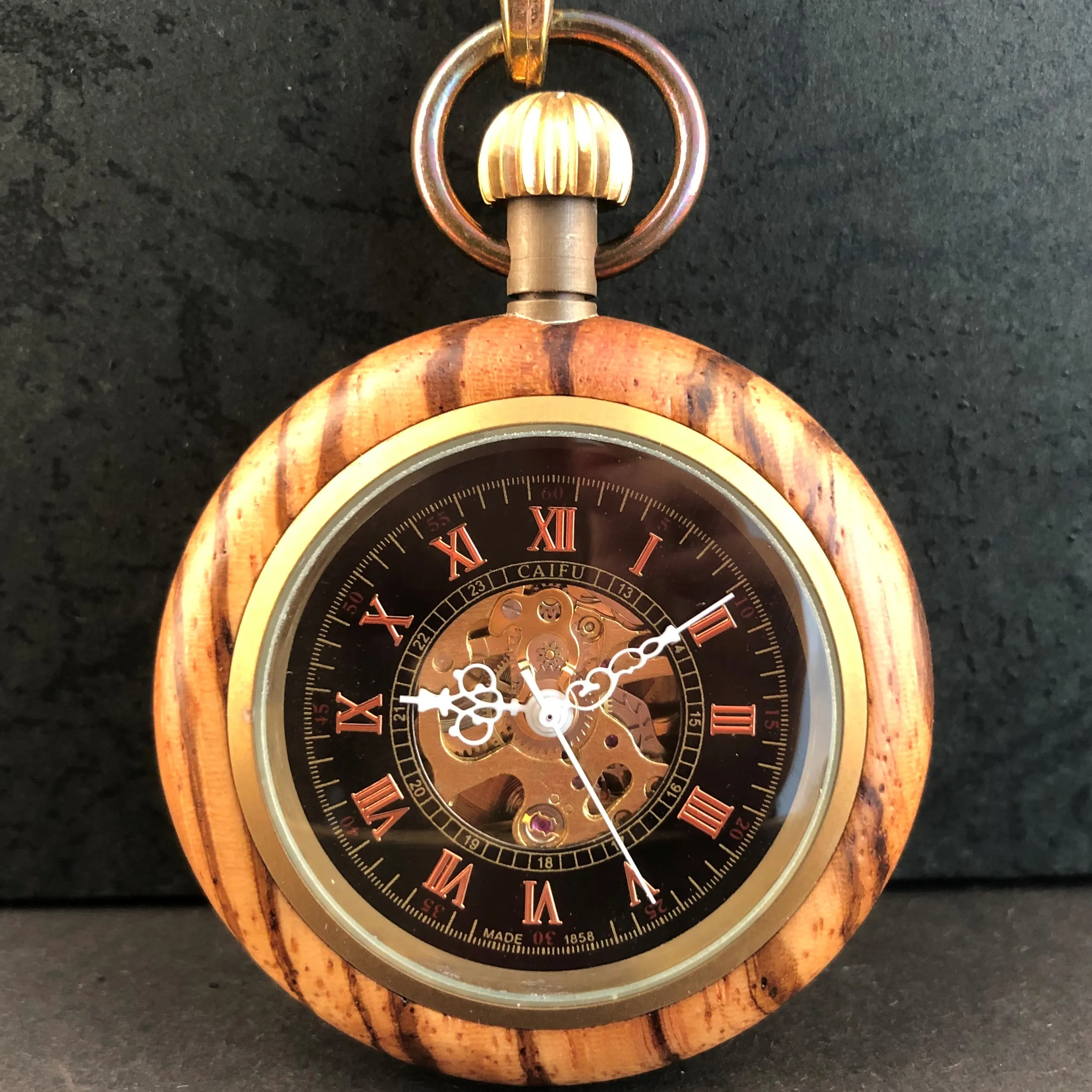 

Vintage Wooden Pocket Watches Mechanical Personalised Hand-winding Mens Pocket fob Watch with Chain Gifts reloj de bolsillo