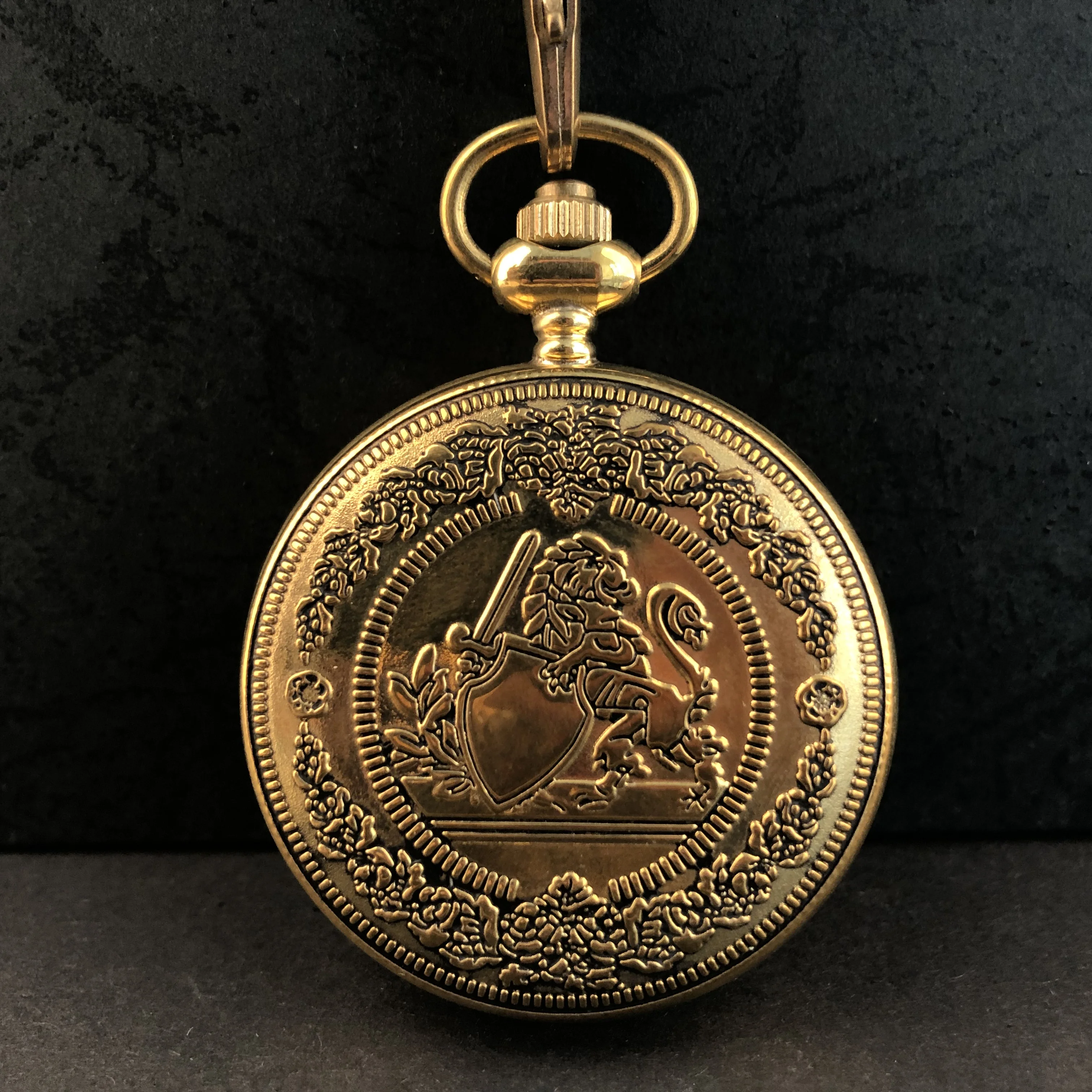 Top Brand Luxury Gold Exquisite Carved Pocket Watch Mechanical Pocket Watches For Men Women Necklace Pendant with Chain Gifts