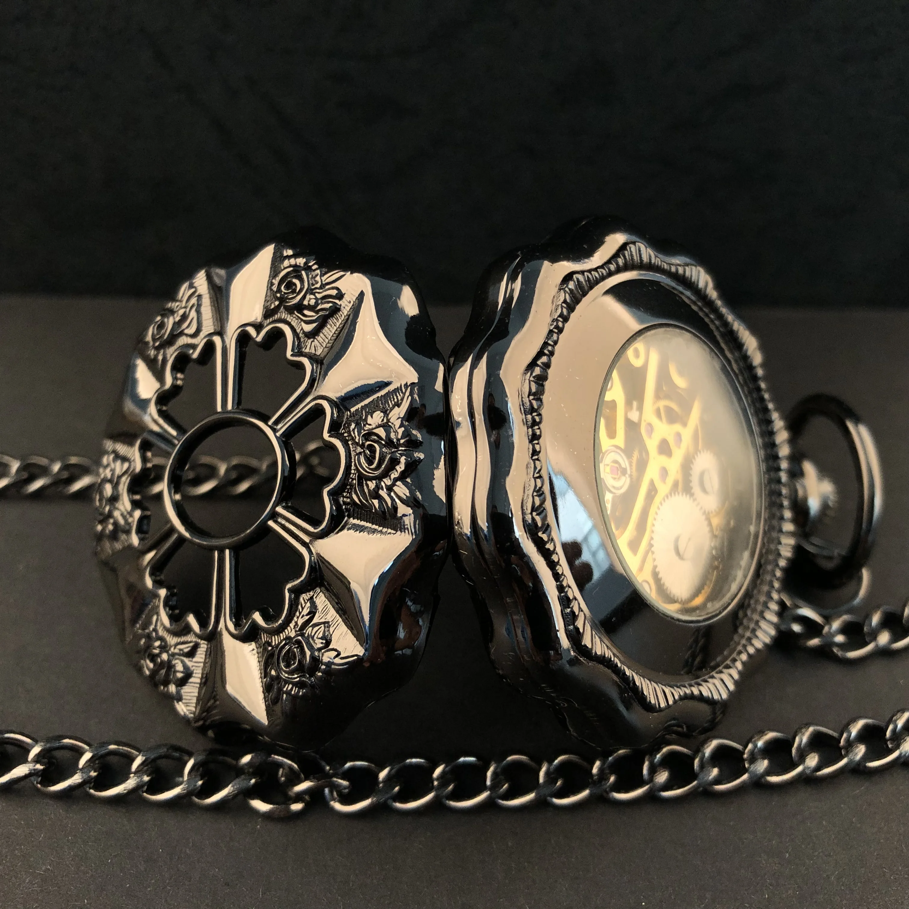 New Arrival Exquisite Artistic Carved Mechanical Roman Numerals Pocket Watch Necklace Pendant Gifts For Women Or Man