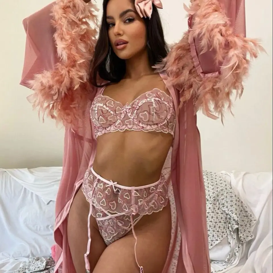 

Новый розовый костюм эротического белья из трех предметов, женский сексуальный кружевной соблазнительный костюм-тройка