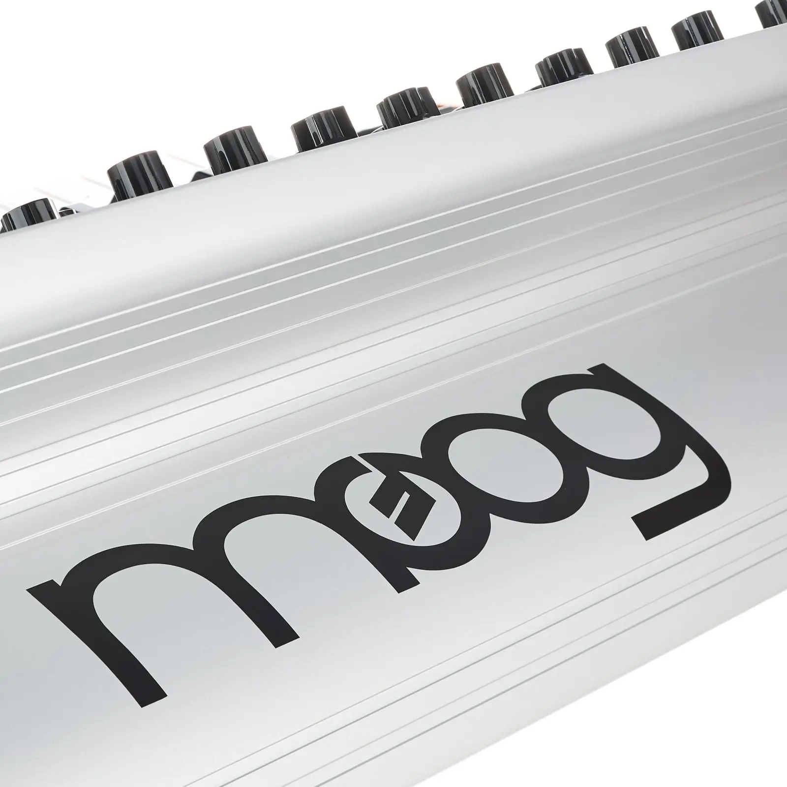 

100% Большая скидка, продажа Moog, следующий аналоговый синтезатор 37