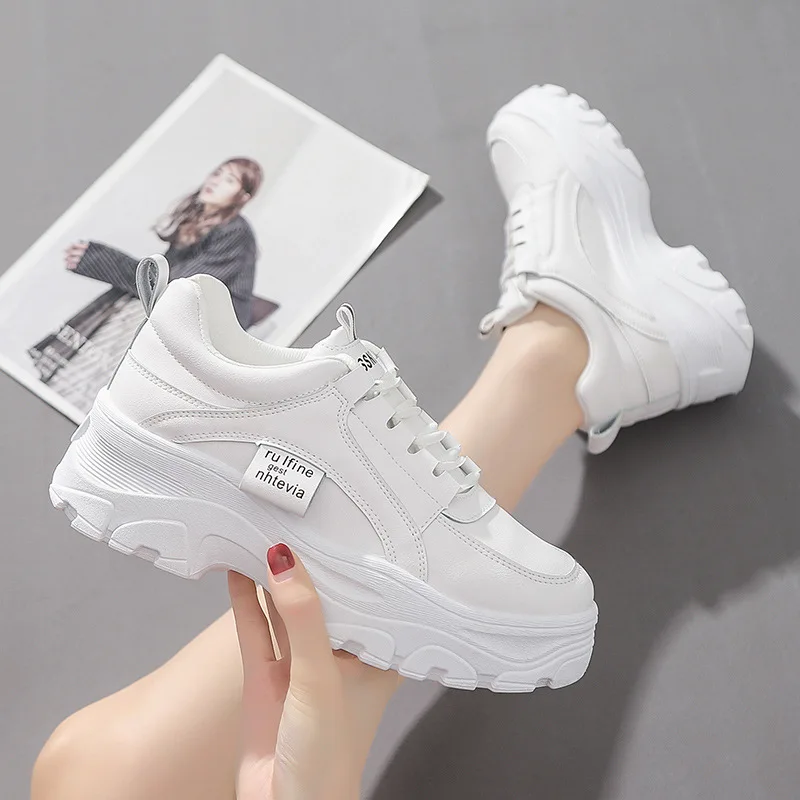 

2022 new Korean version of the old shoes female student sports shoes women's casual shoes thick bottom heightening running shoes