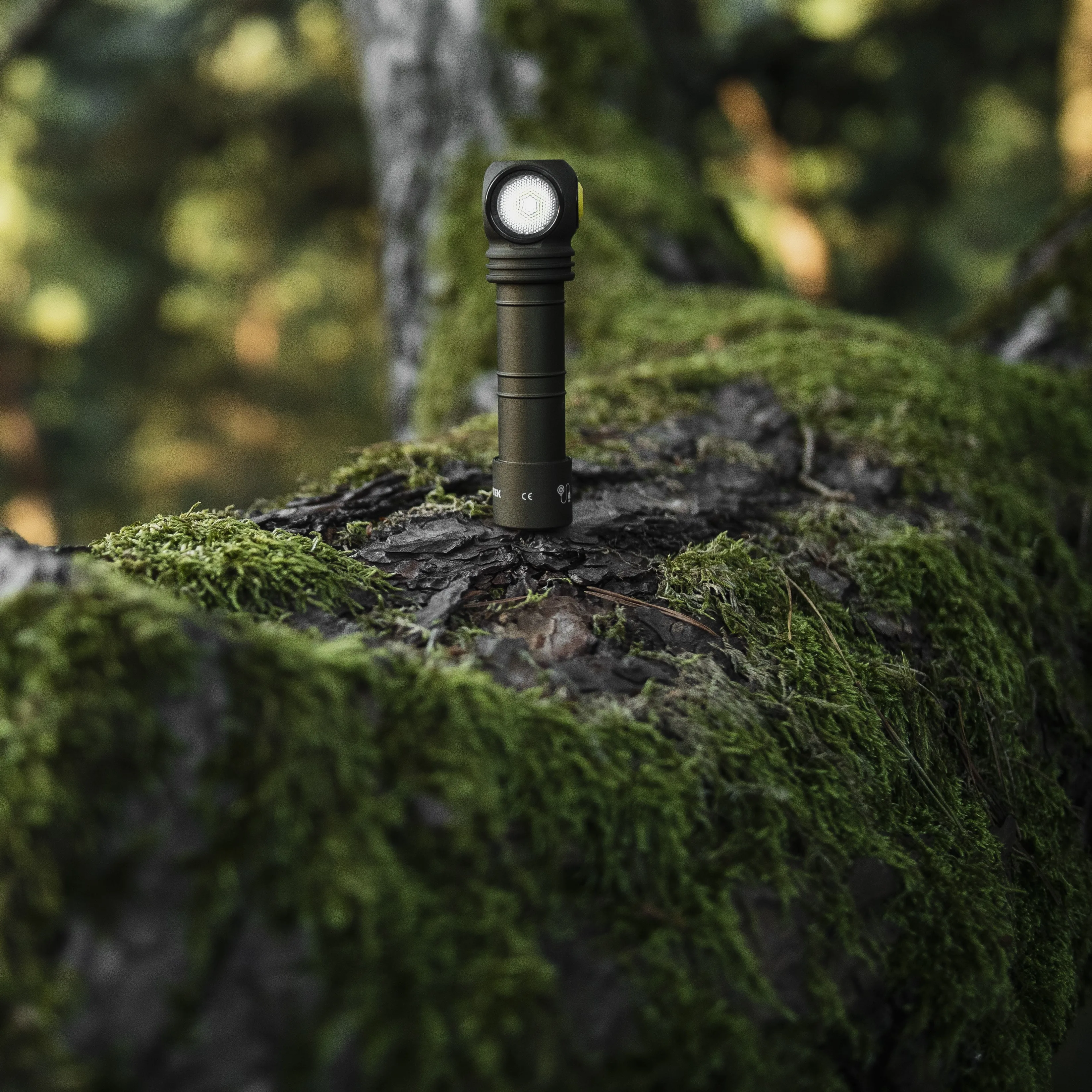 Фонарь налобный Armytek Wizard C2 Pro Olive Magnet USB (F08701CO)