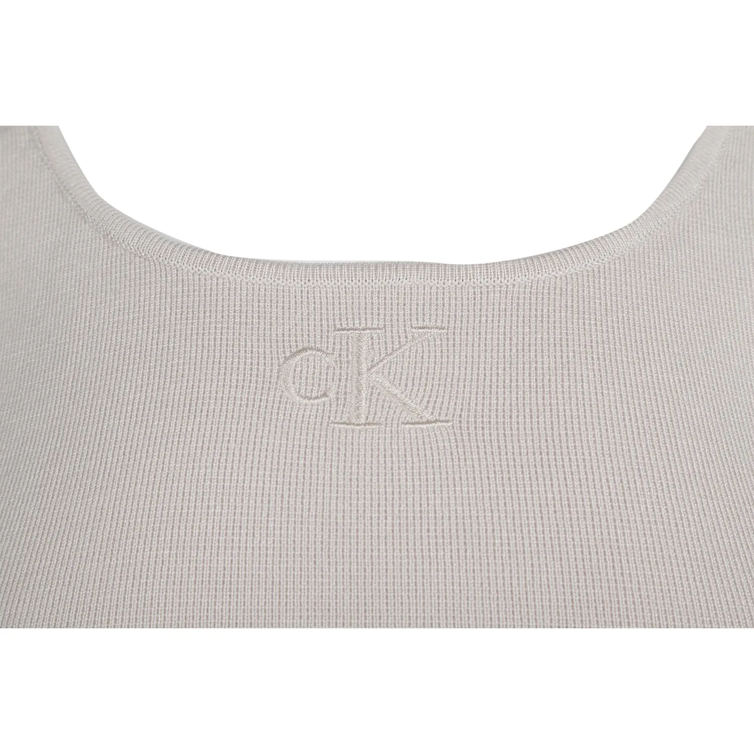 Рисунок 3 - Женская футболка Calvin Klein 
