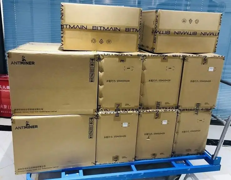 Фото Майнер Winner по низкой цене Bitmain Antminer Z15 Z15pro 840k 860k 820k mix 2780w Equihash с воздушным охлаждением, ASIC-майнер для криптомайнинга №2