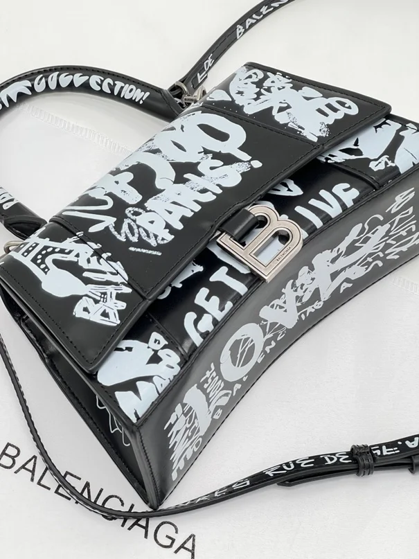 Сумка через плечо из натуральной кожи |