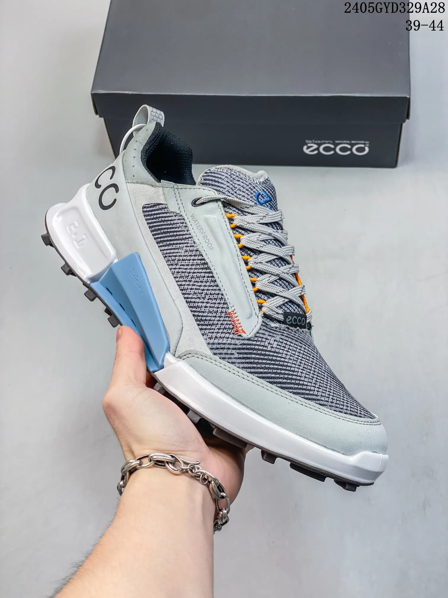 кроссовки ECCO