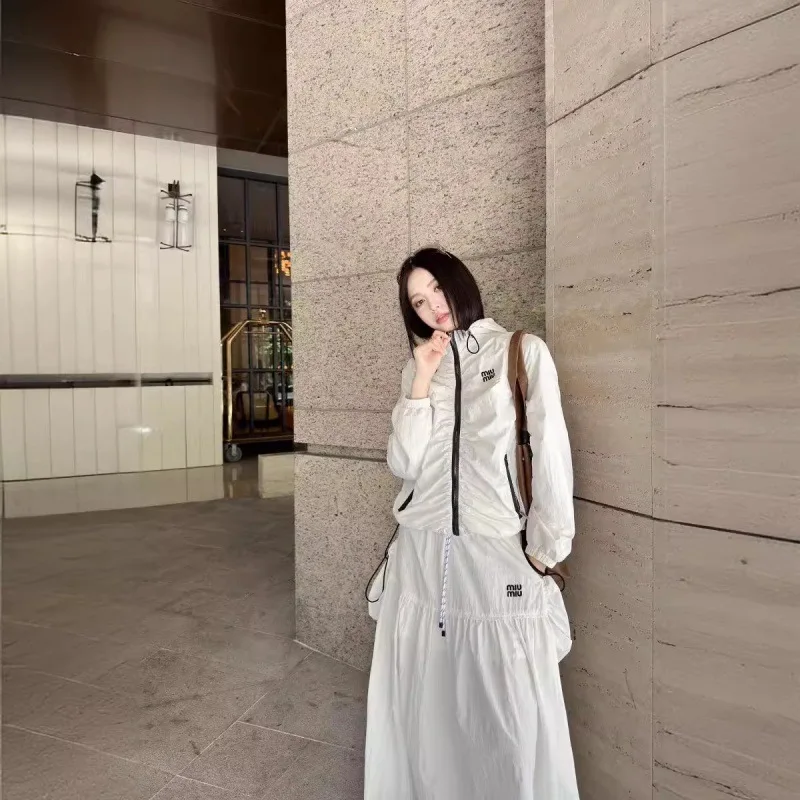 Копия 1:1 Миумиу 24-летняя Новая модная одежда с вышитыми буквами Повседневная