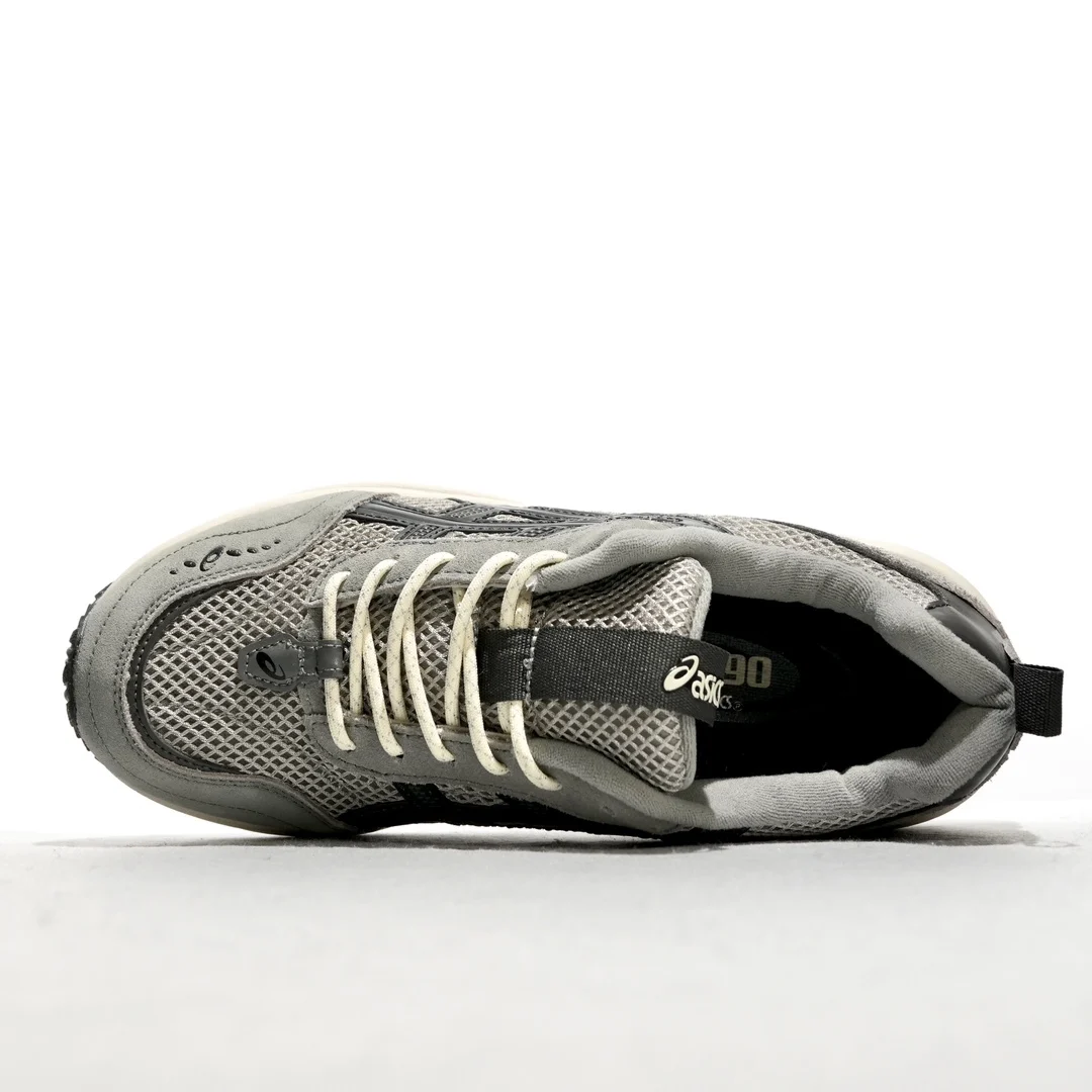 Мужская и женская спортивная обувь Asics