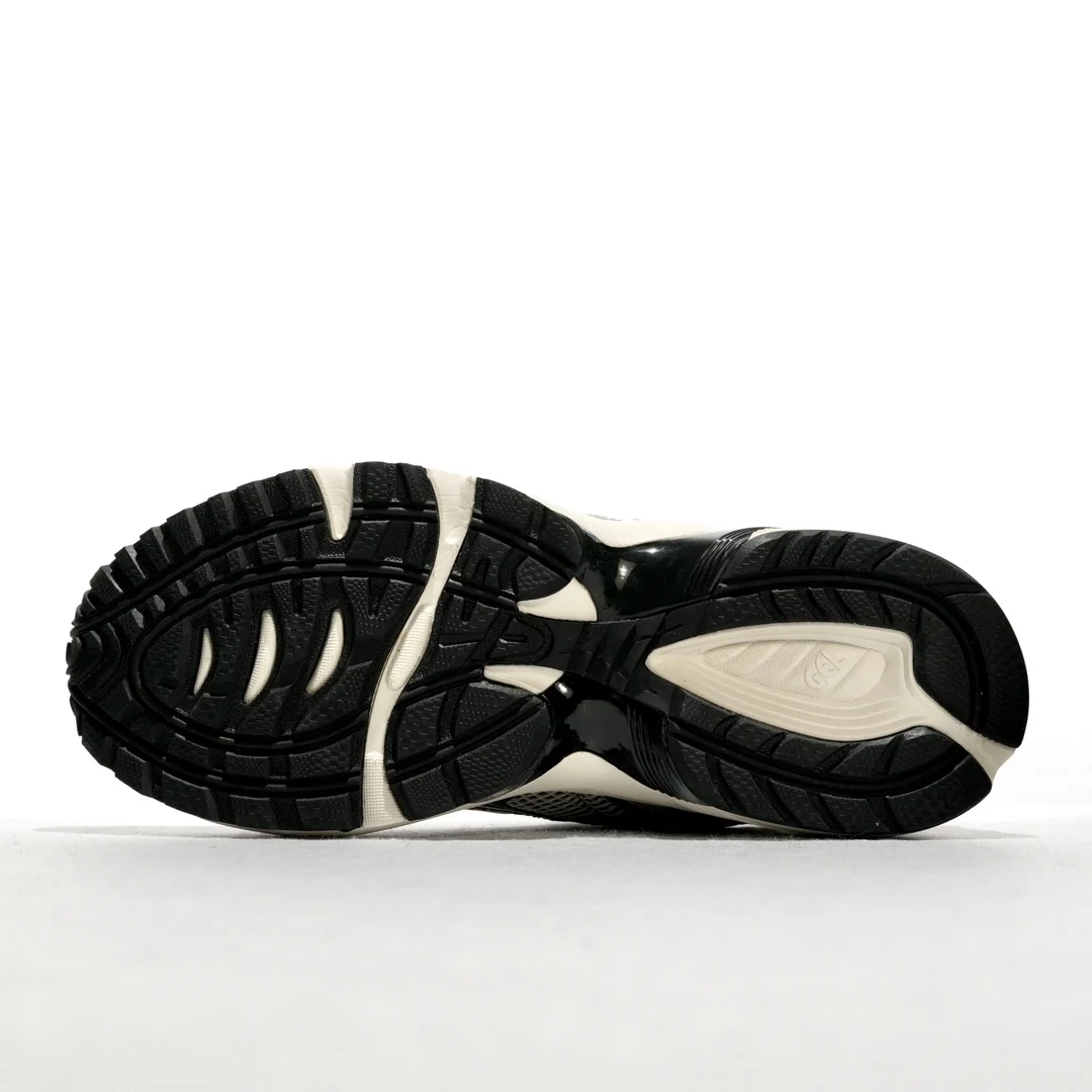 Мужская и женская спортивная обувь Asics