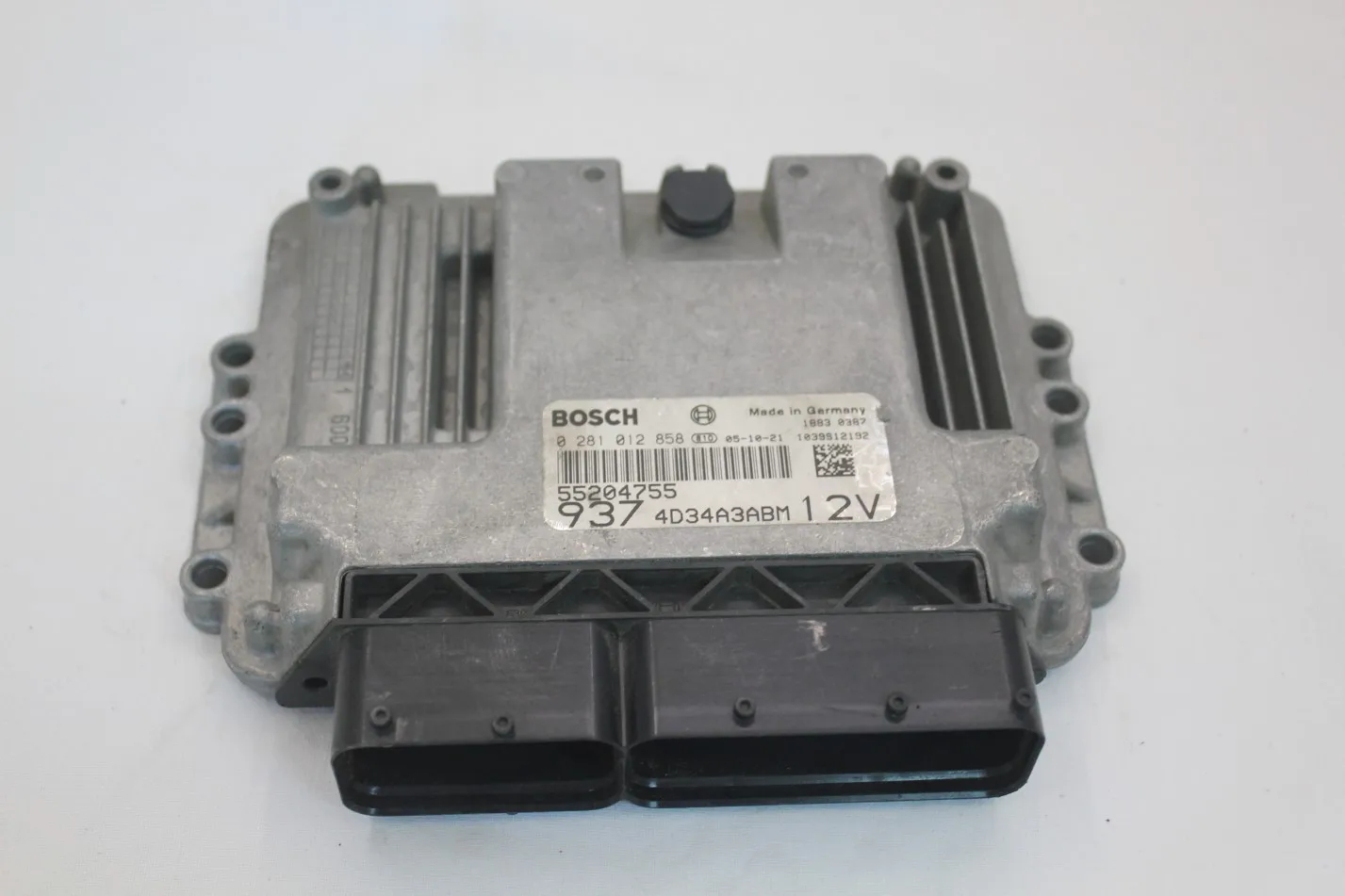 

Б/у блок управления двигателем ALFA ROMEO 147 1,9 JTDM BOSCH 0281012858