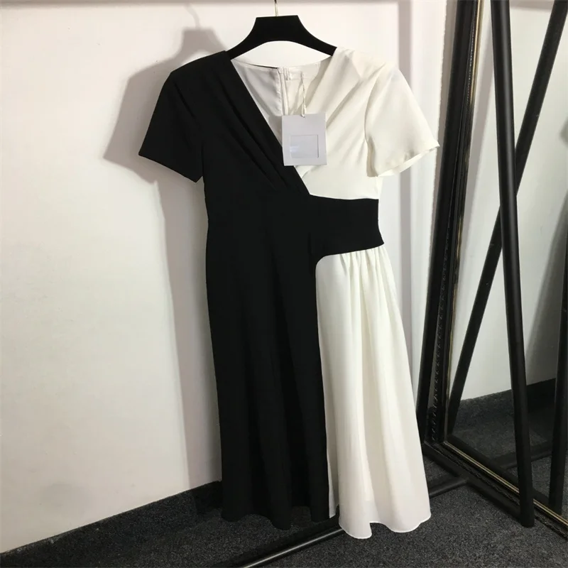 

2022 Summer Women's Dress Black and White Stitching Contrast Leisure Classy and Fashionable