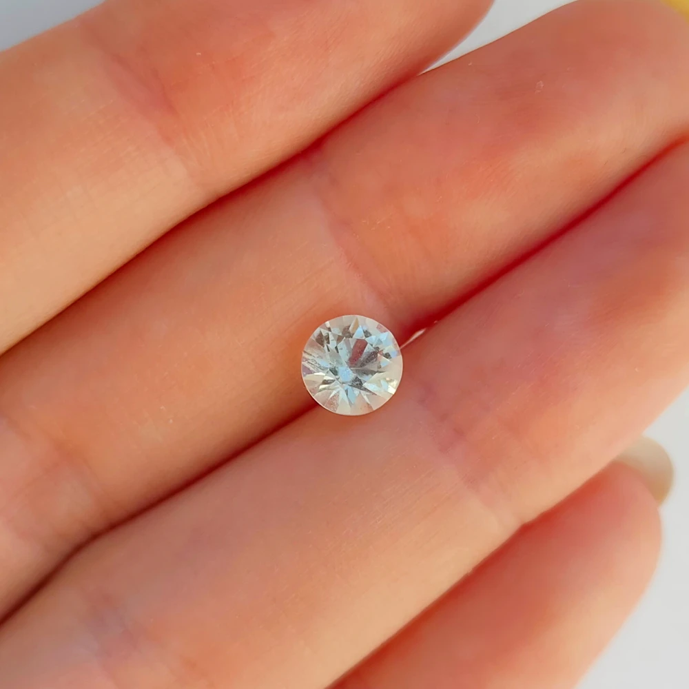 Рисунок 6 - Ограненный Фенакит