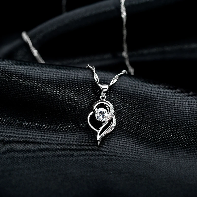 

Женское ожерелье из серебра 925 пробы с оригинальным логотипом