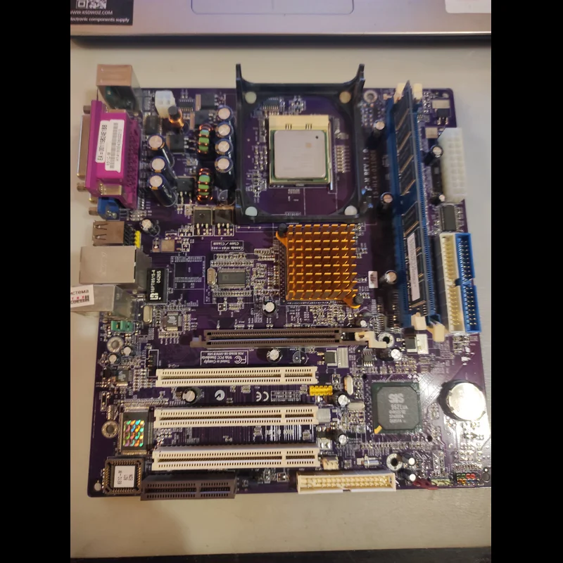 Материнская плата 651C-M REV 1.0, процессор Celeron D 2.4GHz + ОЗУ DDR 512mb б/у Материнская плата 651C-M REV 1.0, процессор Celeron D 2.4GHz + ОЗУ DDR 512mb б/у