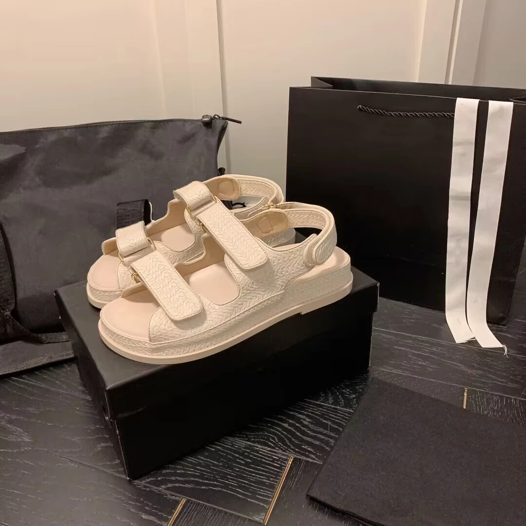 2023 new high quality women's sandals luxury designer beach summer mesh round toe flat thickened plaid leather daddy sandals