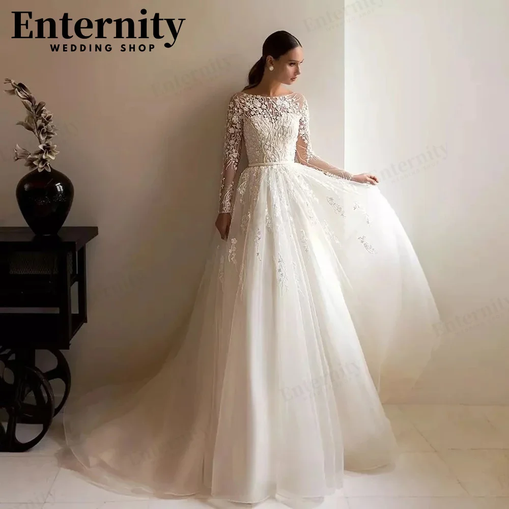 

Classical O-Neck Long Sleeve Wedding Gown 2022 A-Line Lace Appliques Button Sweep Train Bride Dress Vestidos De Noiva