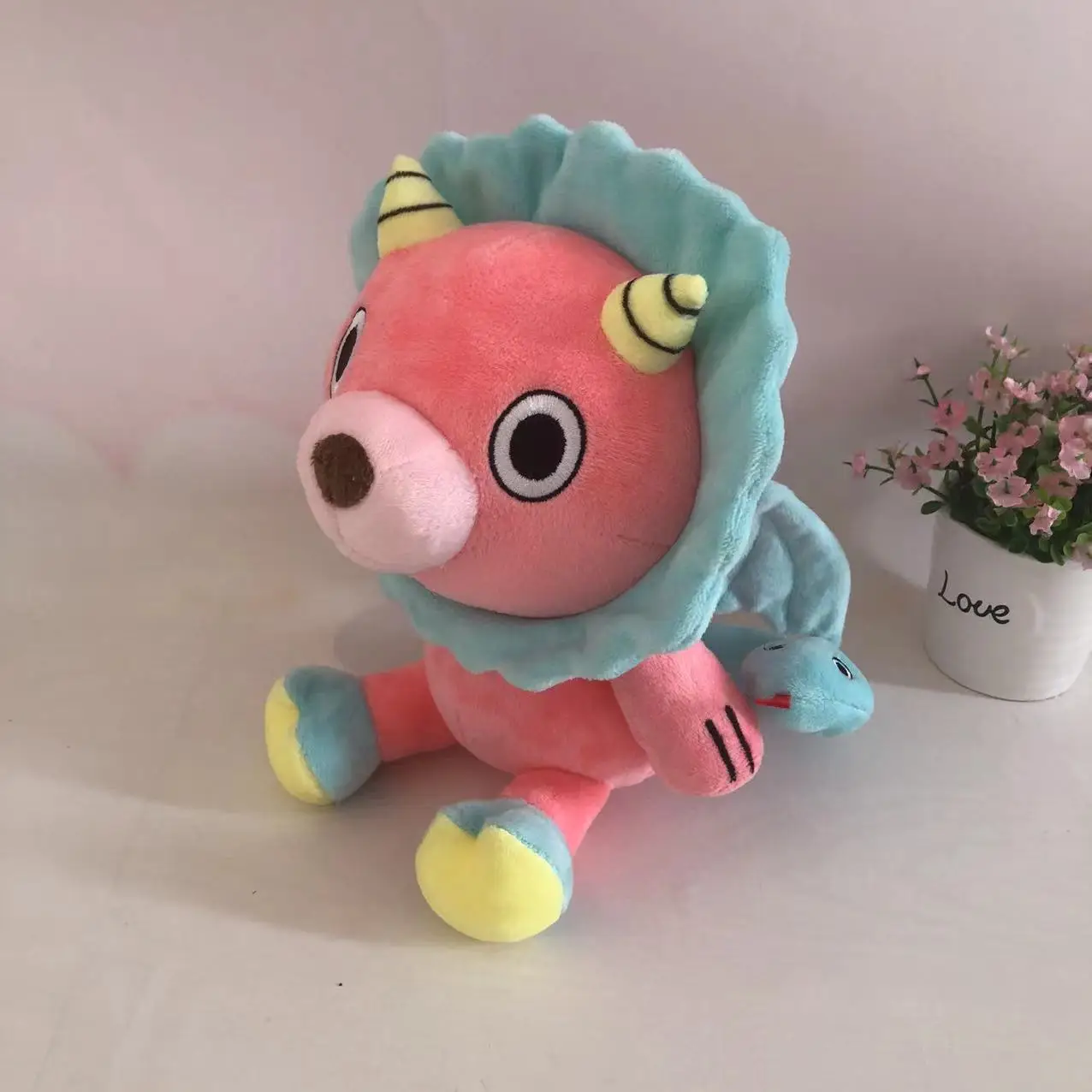 Игрушка плюшевая шпионская история x 20 см |