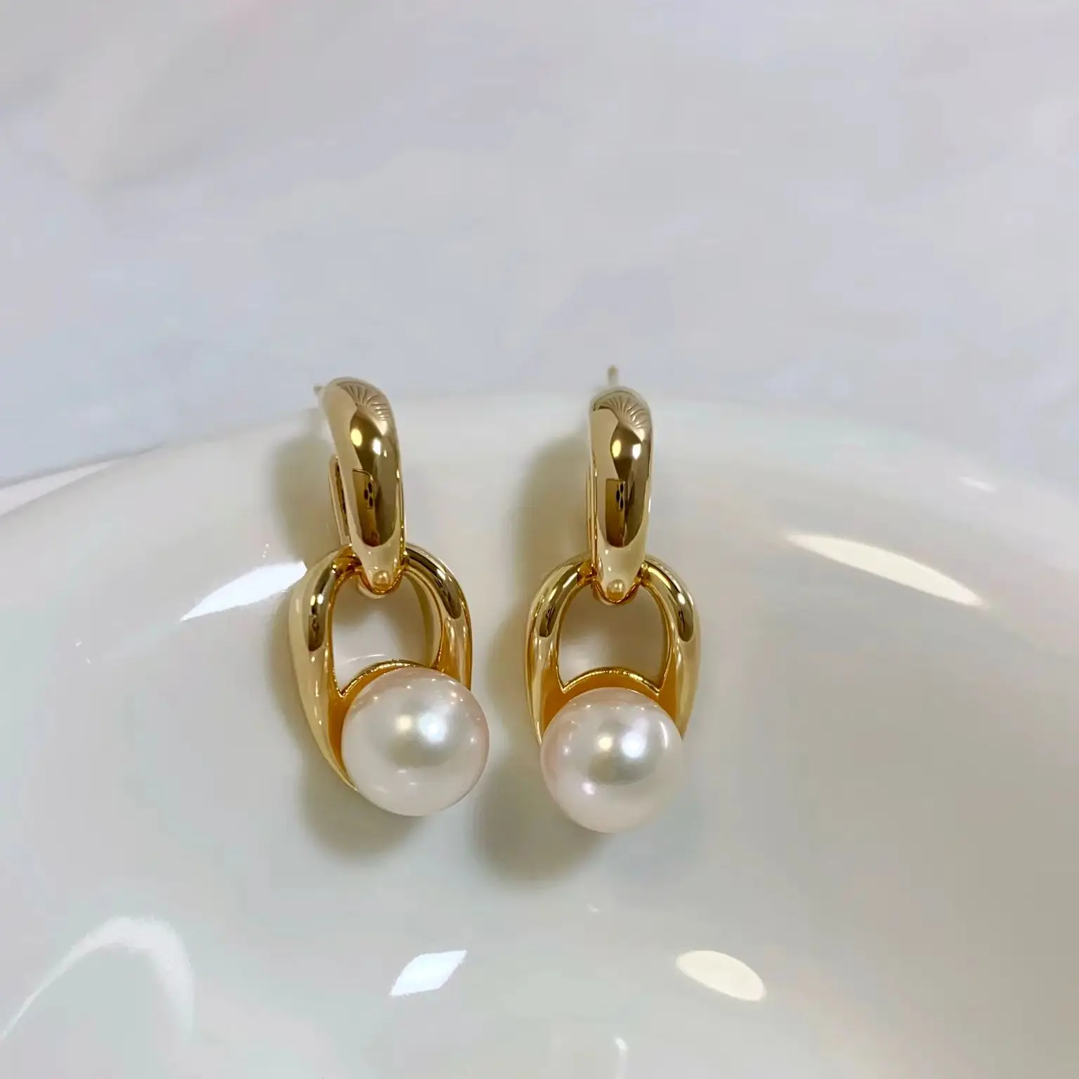 Женские висячие серьги MADALENA SARARA из 18-каратного золота с пресноводным жемчугом 22X10