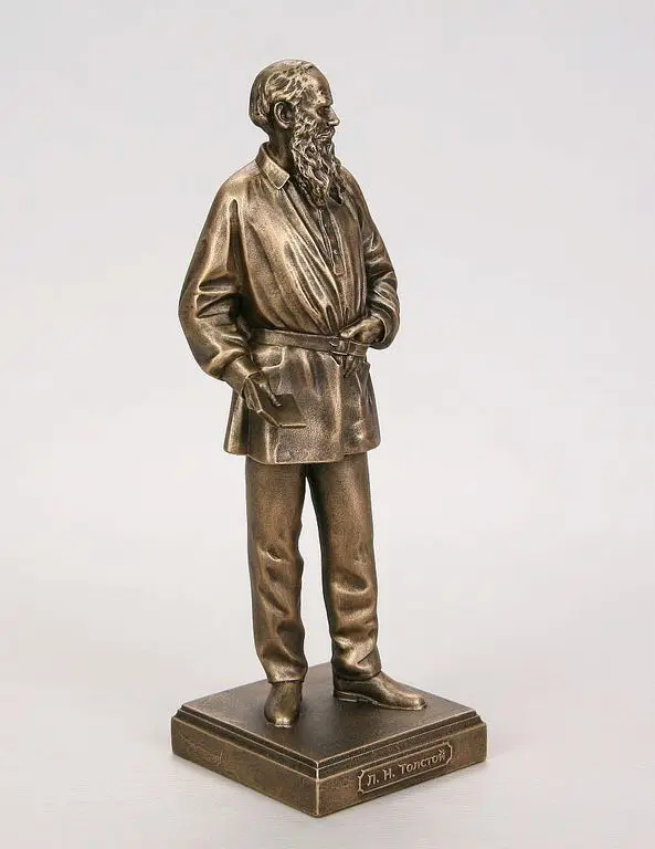 статуя толстого давида. статуэтка толстушка. лев толстой статуэтка чугунная. фигурка толстой. фигурка толстой.