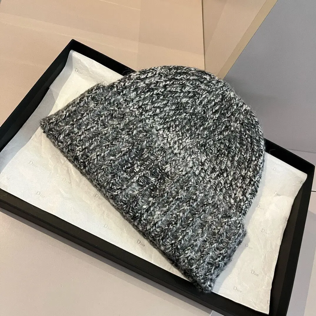 копия 1: 1 Dior Женская Осенне-зимняя Ветрозащитная И Теплая Шапка Для Защиты Ушей.