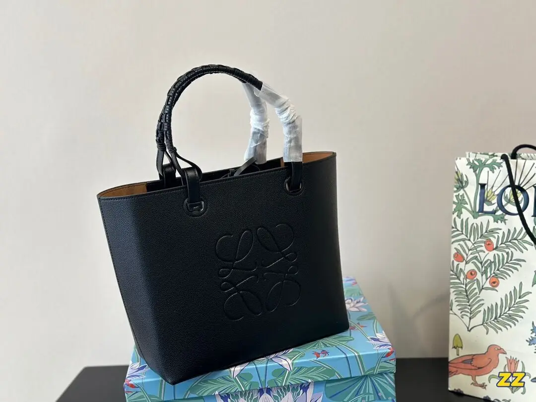 в стиле Loewe Вместительная женская сумка на ножках с плетеной ручкой через плечо 27