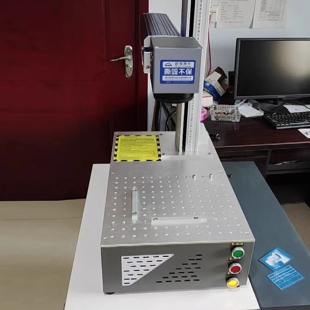 50-ваттная фибро-лазерная маркировочная машина Raycus для ювелирных изделий и металлической гравировки с ротационным столиком для резки картона, серебра, золота. Максимальная мощность: 30 Вт, 20 Вт.