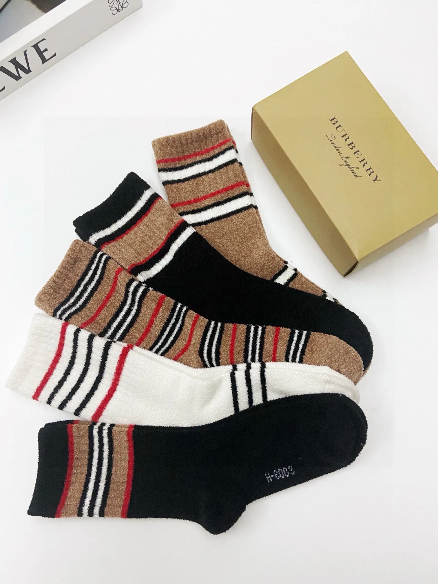 Носки Burberry 5 пар дышащие мужские женские хлопковые мягкие впитывающие пот мода