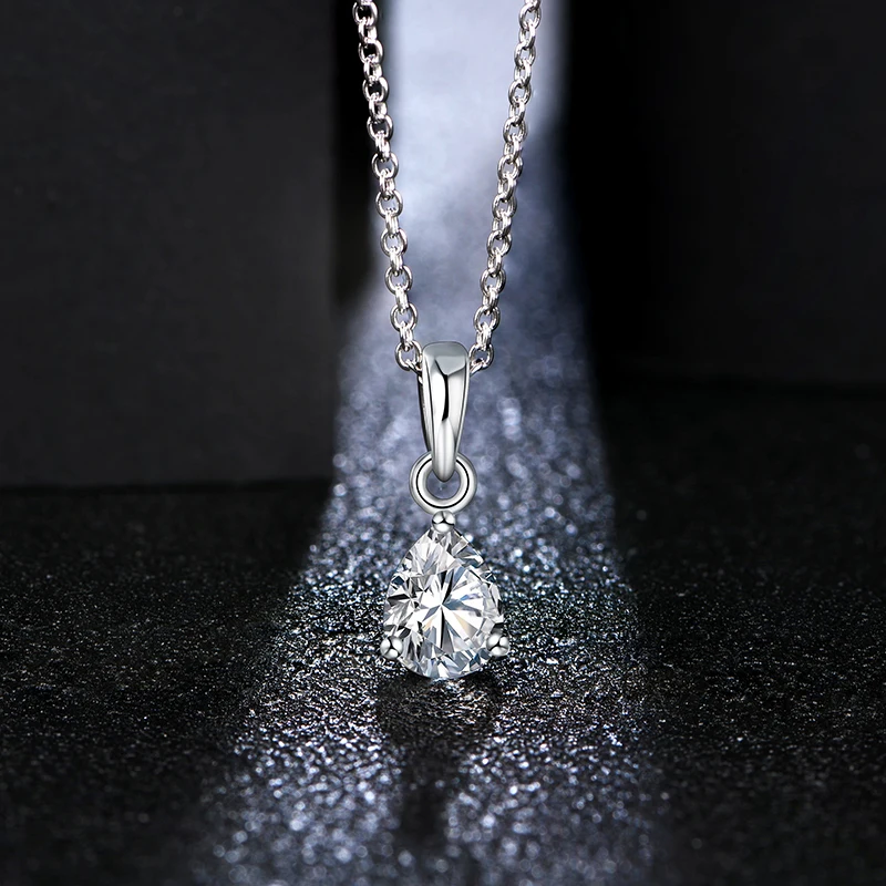 Qian Heng S925 silver Moissanite Necklace D color for women fashionable Classic design Pendant Valentine's Day gift friends