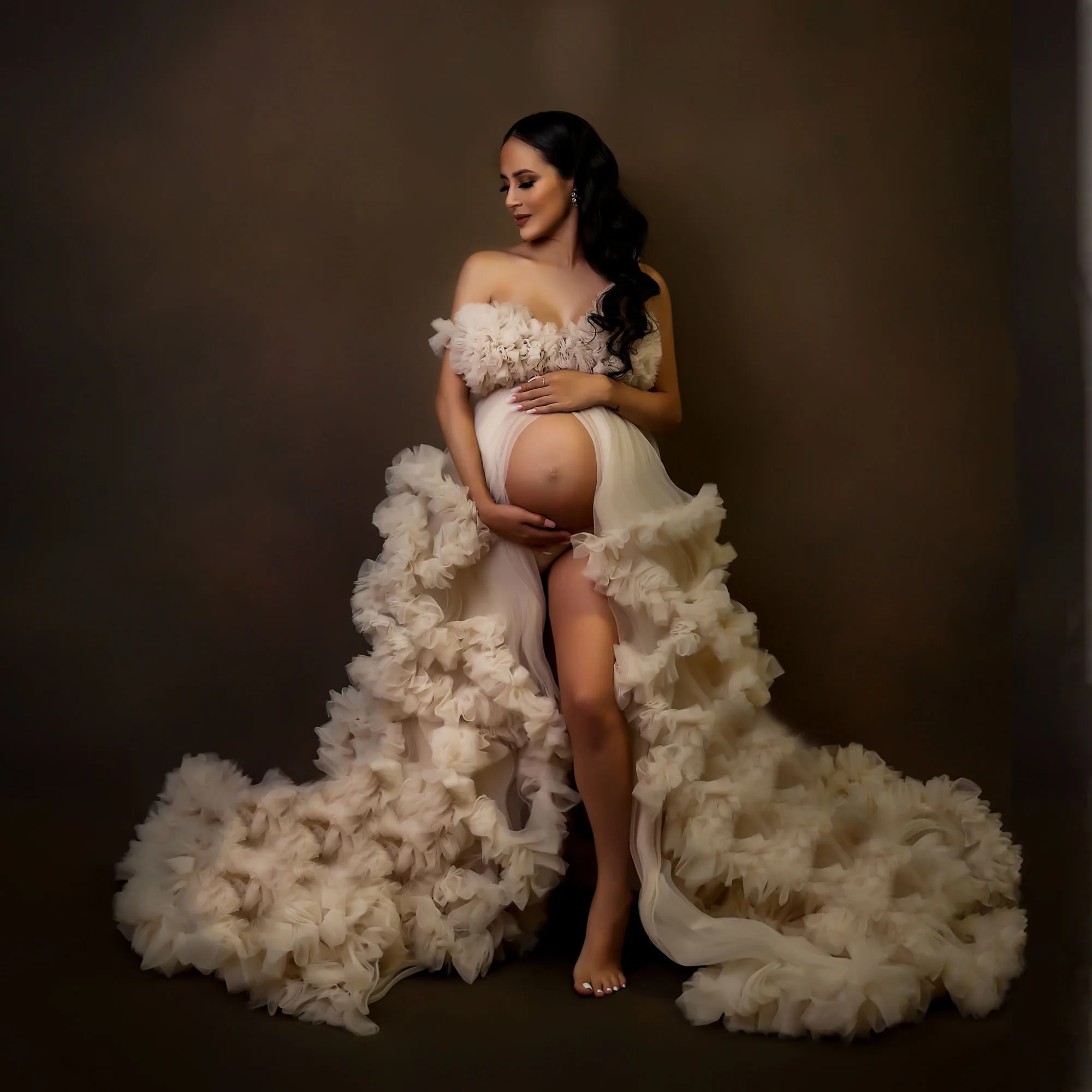 

Beige Puffy Tulle Maternity Dress for Photography Ruffled Off The Shoulder Maternity Robe Photo Shoot Dresses Women Prop Gown