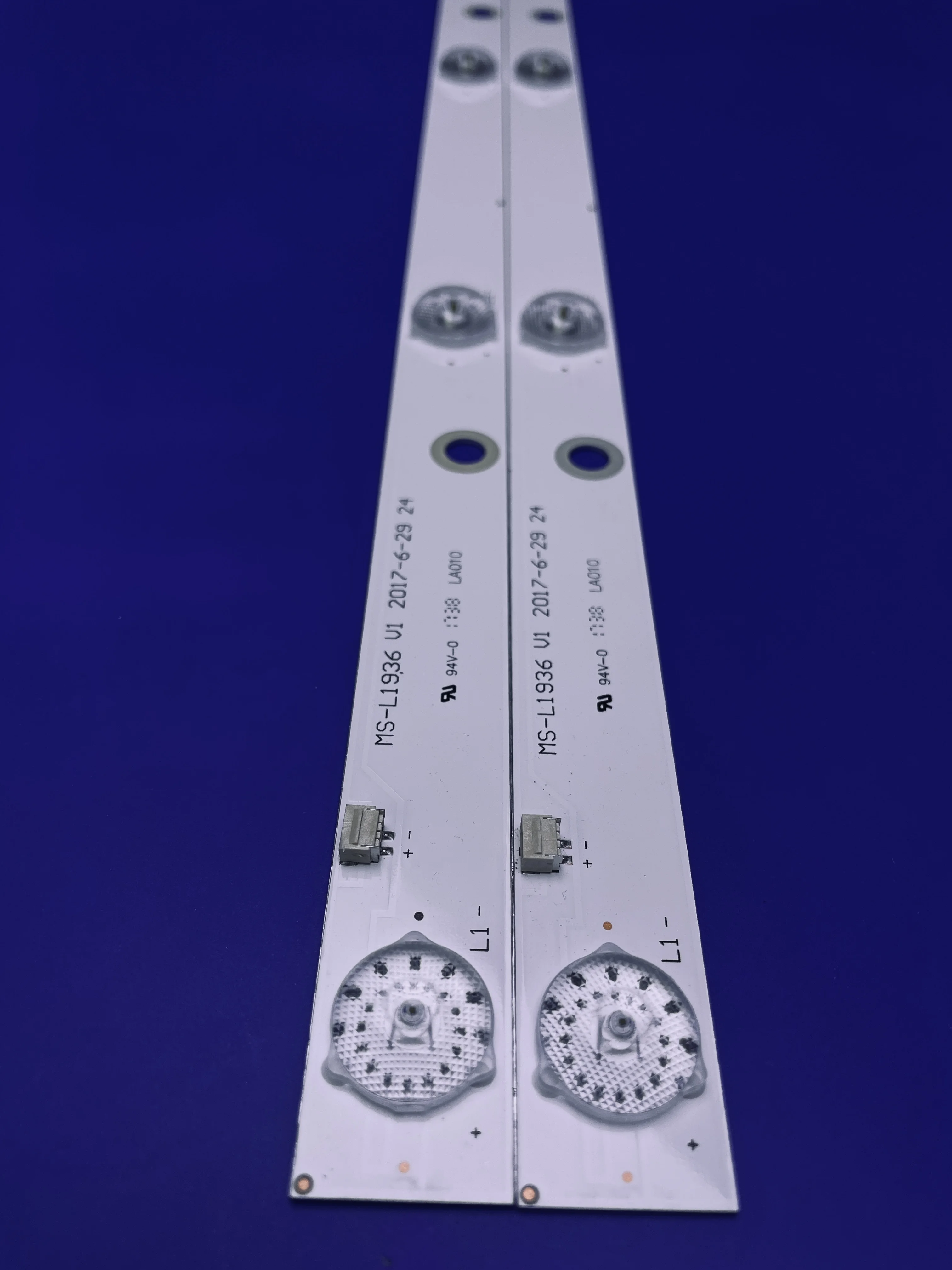 Фото LED подсветка для TV MS-L1936 JS-D-JP2420-041ES E24F2000 CX195DLEDM ERISSON 19LES16 SHIVAKI STV-20LED14 №2
