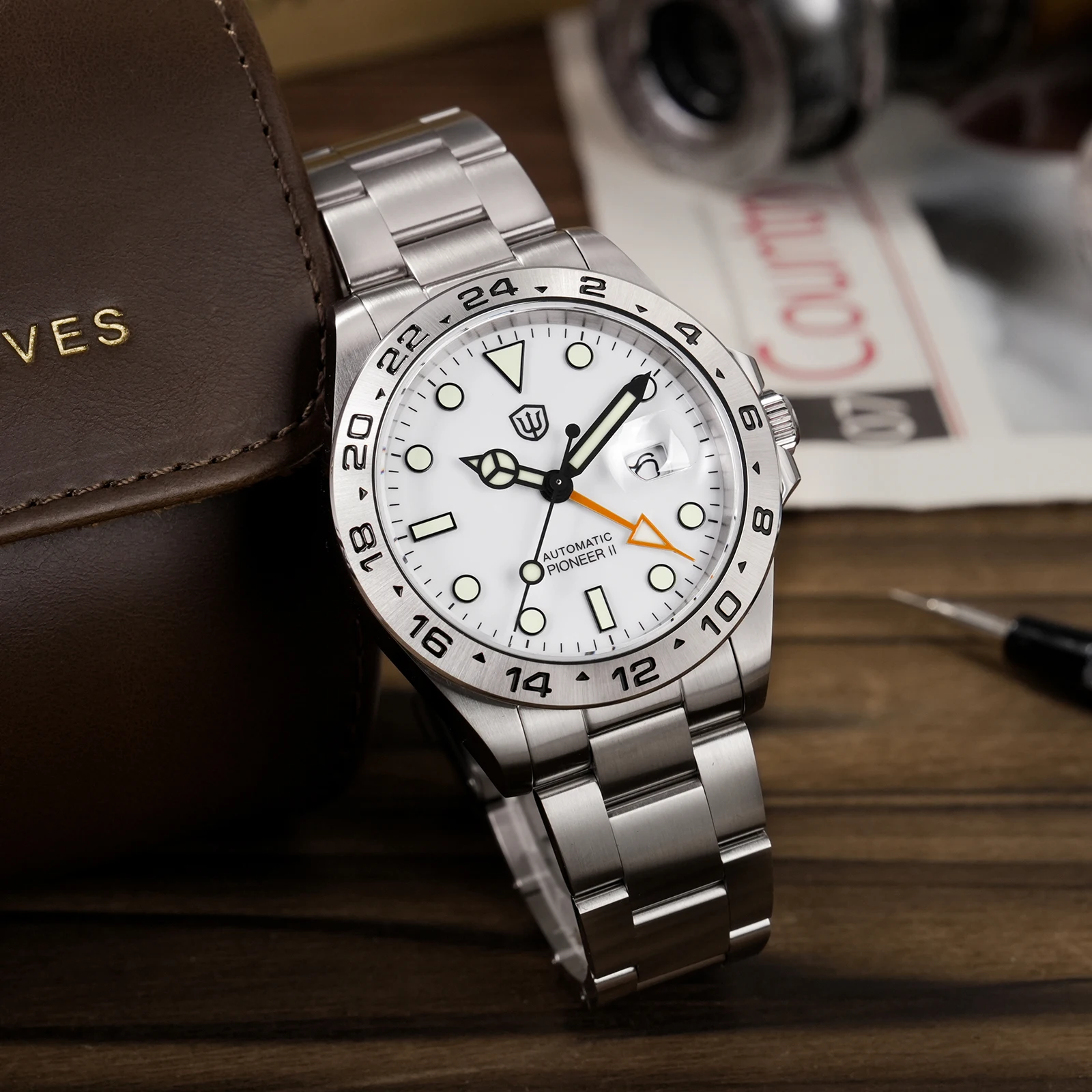 Фото Мужские часы Watchdives WD0009B 4Hz True GMT с автоматическим механизмом Hangzhou 6460, 28800 вибраций в час, сапфировое стекло, водонепроницаемость 200 м, WD16570B V2 №4