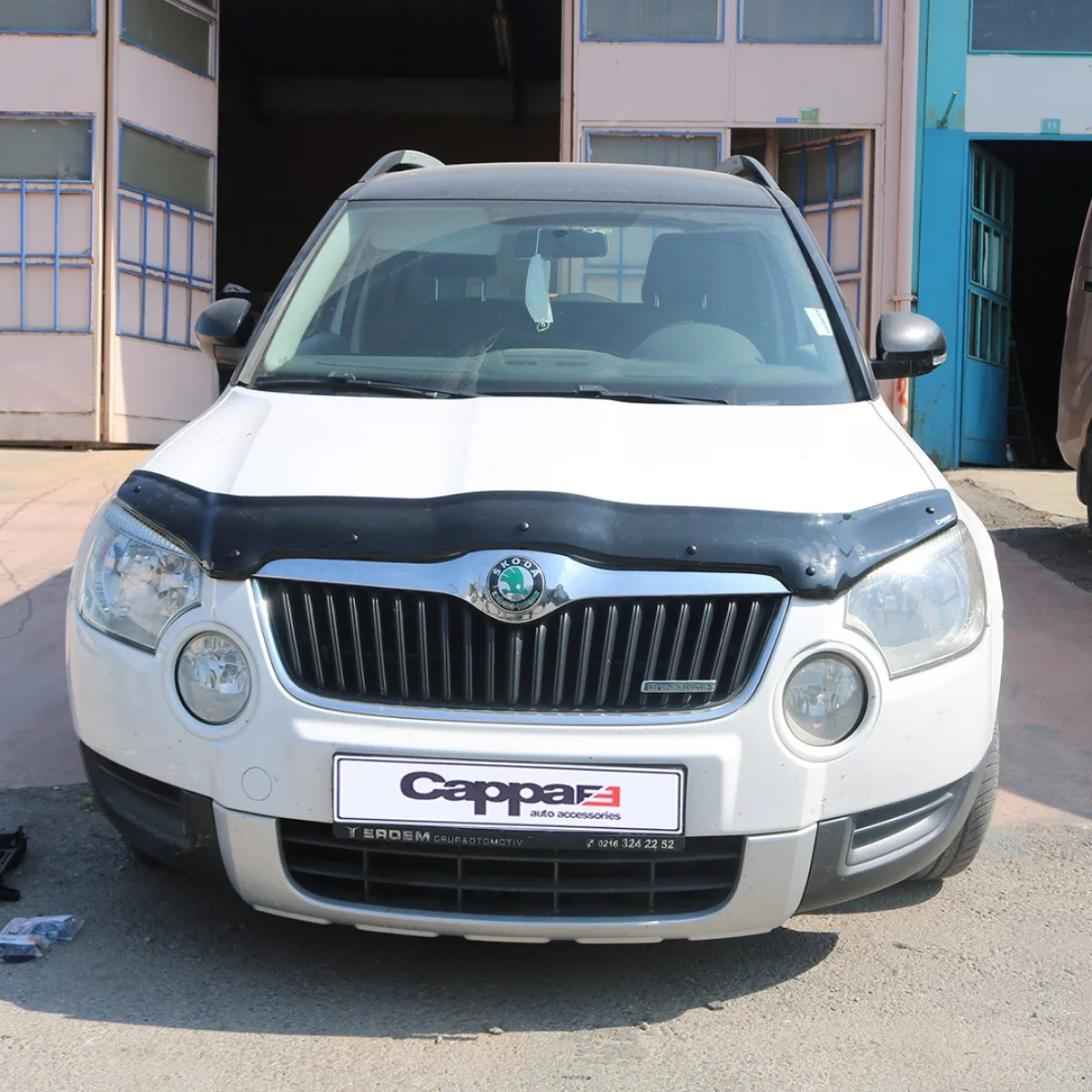 

Передний защитный спойлер для капота SKODA YETI 2009-2013