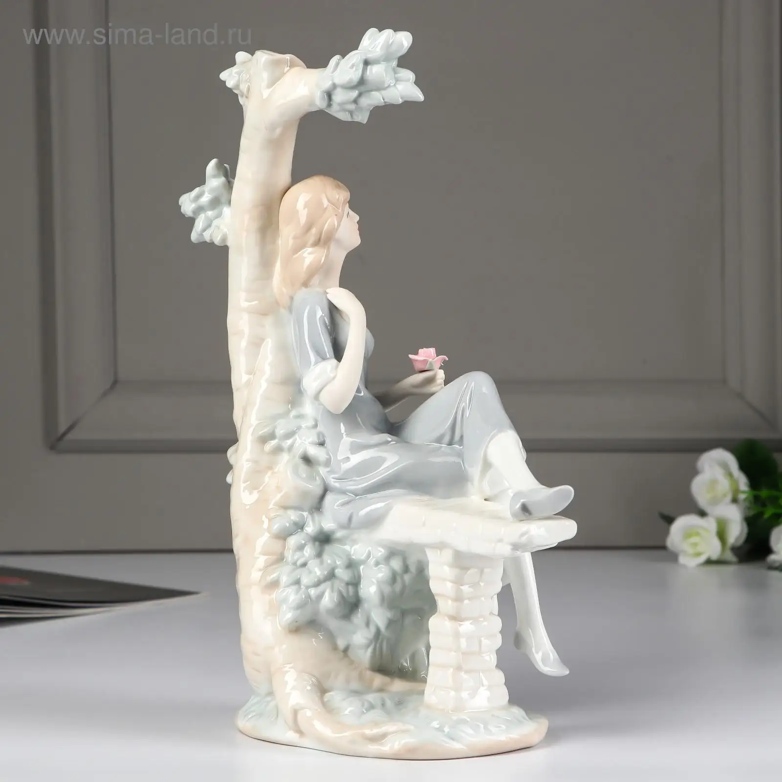 Сувенир керамика Мечтательница 28х17х10 см