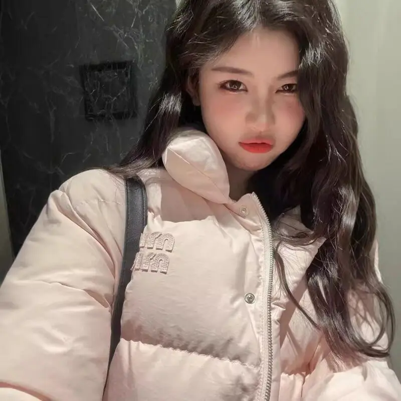 Copy 1: 1 MiuMiu 24ss Новый розовый воротник Короткий пуховик Модный многофункциональный