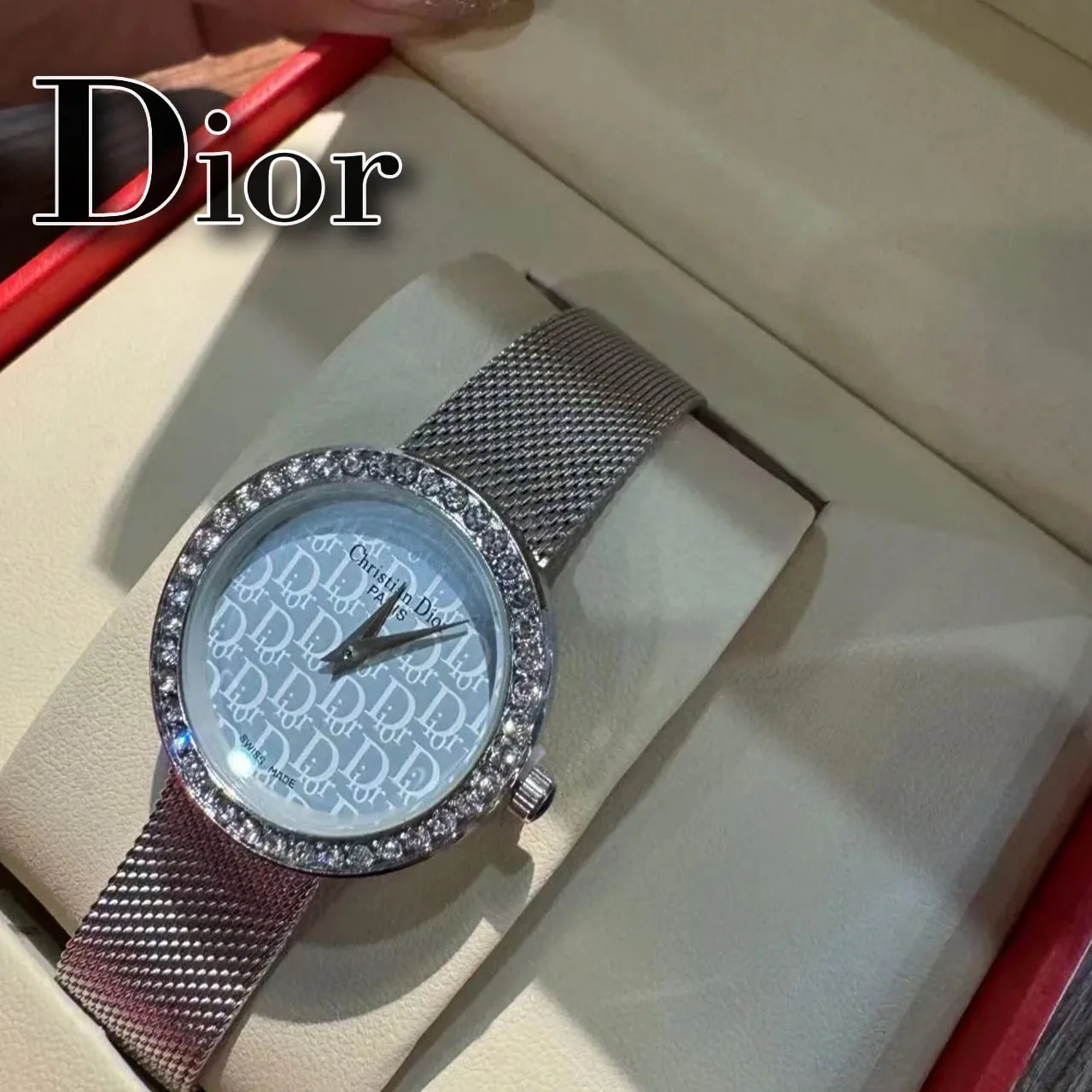 Часы Dior Простой дизайн Женские часы Легкие роскошные модные маленькие браслеты