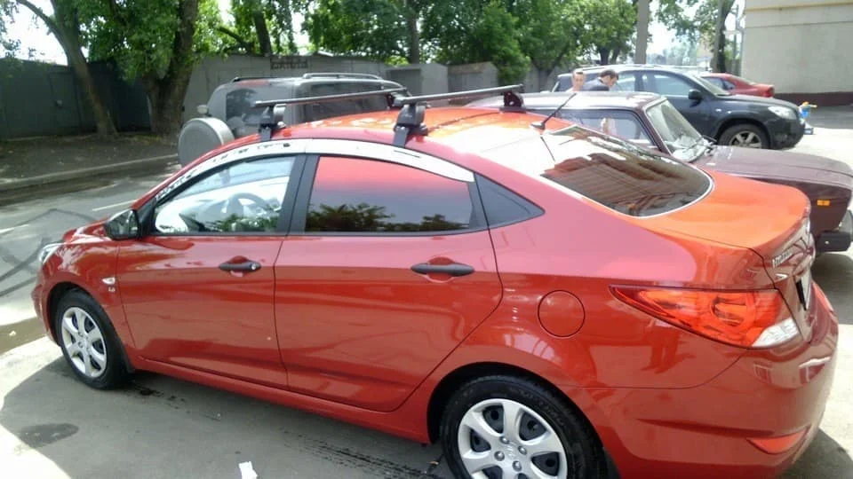 Багажник Lux для Hyundai Solaris 2017-. Багажник на крышу Солярис седан 2011. Багажник на крышу Хендай Солярис 2021. Багажник на крышу Хендай Солярис седан 2012.