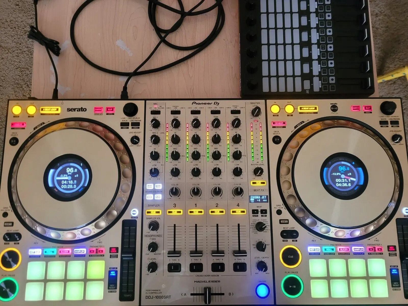 

HOT SALES Pioneer DJ DDJ-1000SRT-N Gold Serato Pro Performance Controller