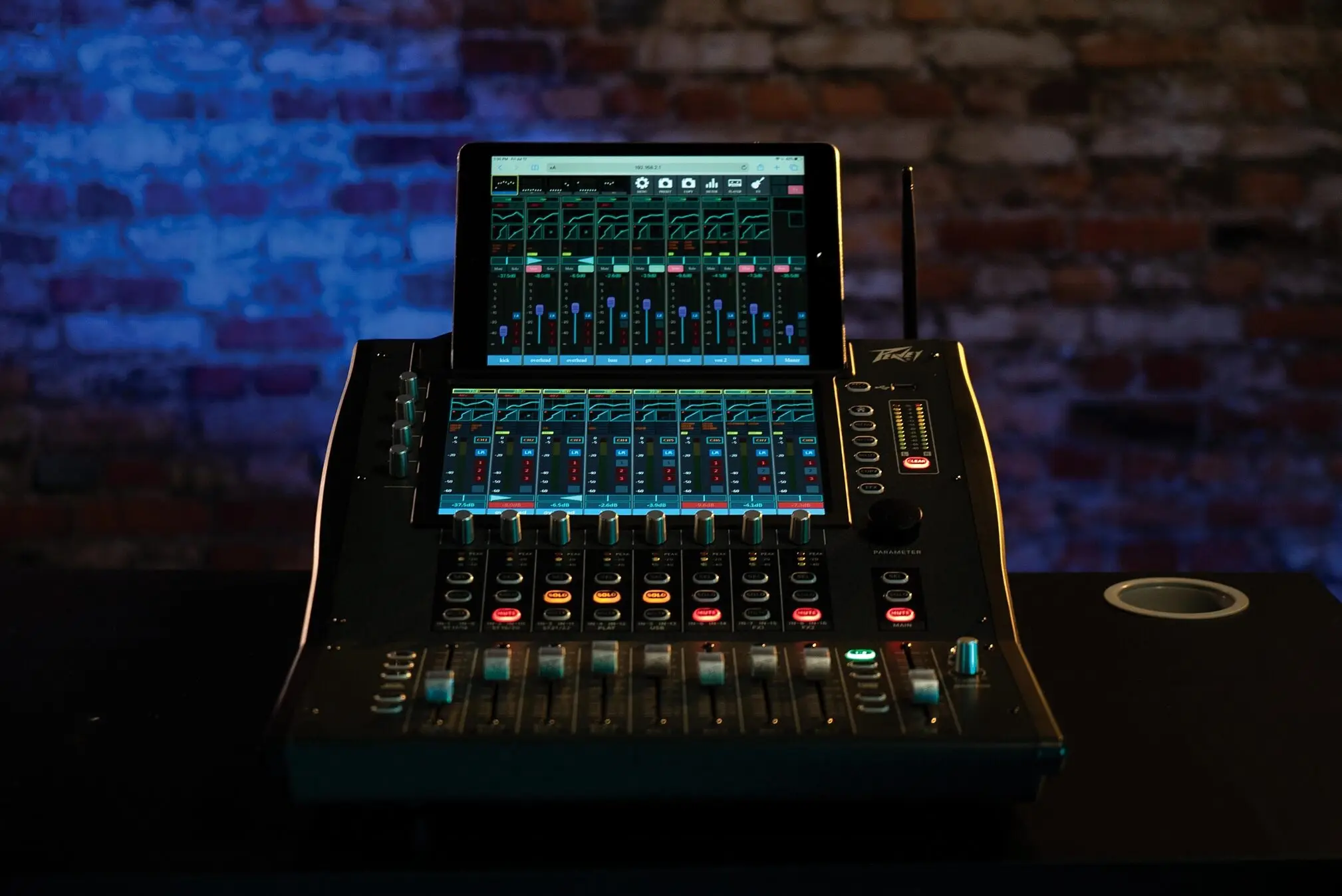 

2022 Drop Shipping Aureus 28 Digital Mixer